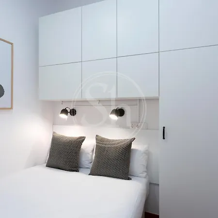 Bonito En L'eixample Apartment
