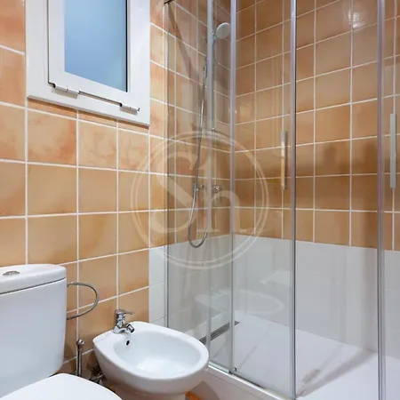 Bonito En L'eixample Apartment *
